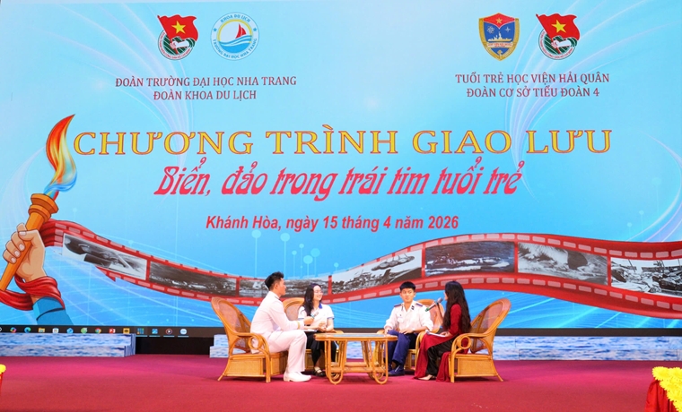 Học viện Hải quân giao lưu, tuyên truyền biển, đảo với Trường Đại học Nha Trang