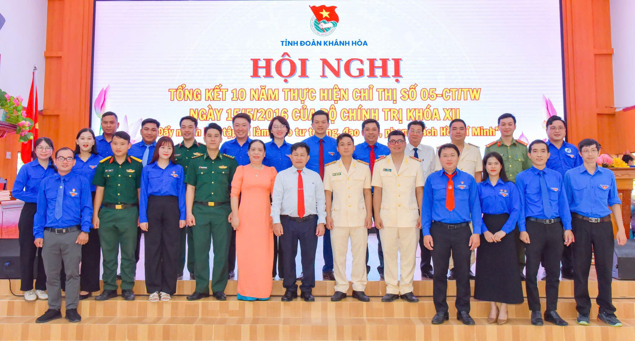 ĐOÀN THANH NIÊN CÁC CƠ QUAN ĐẢNG TỈNH KHÁNH HÒA: Đẩy mạnh học tập và làm theo tư tưởng, đạo đức, phong cách Hồ Chí Minh trong lực lượng đoàn viên, thanh niên.