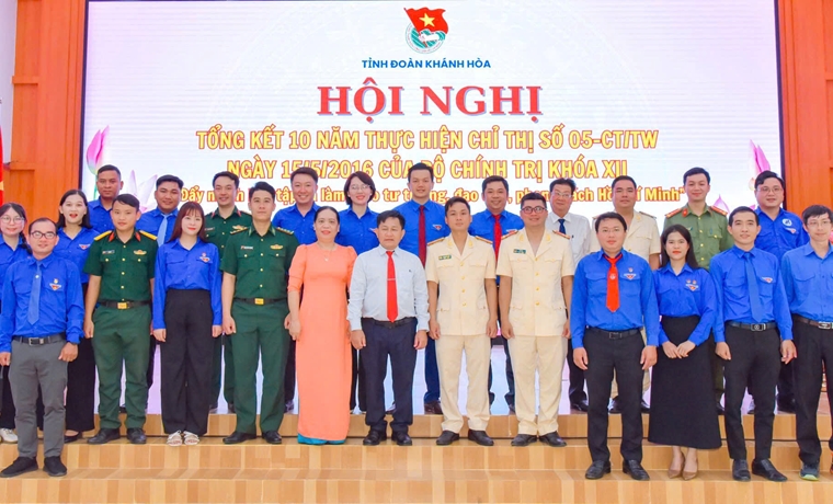 ĐOÀN THANH NIÊN CÁC CƠ QUAN ĐẢNG TỈNH KHÁNH HÒA: Đẩy mạnh học tập và làm theo tư tưởng, đạo đức, phong cách Hồ Chí Minh trong lực lượng đoàn viên, thanh niên.