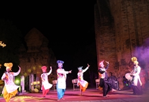 Mở rộng cánh cửa giao lưu văn hóa