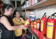 Người dân chủ động trang bị bình chữa cháy tại nhà