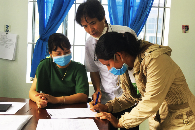 Xây nhà cho người nghèo đón Tết