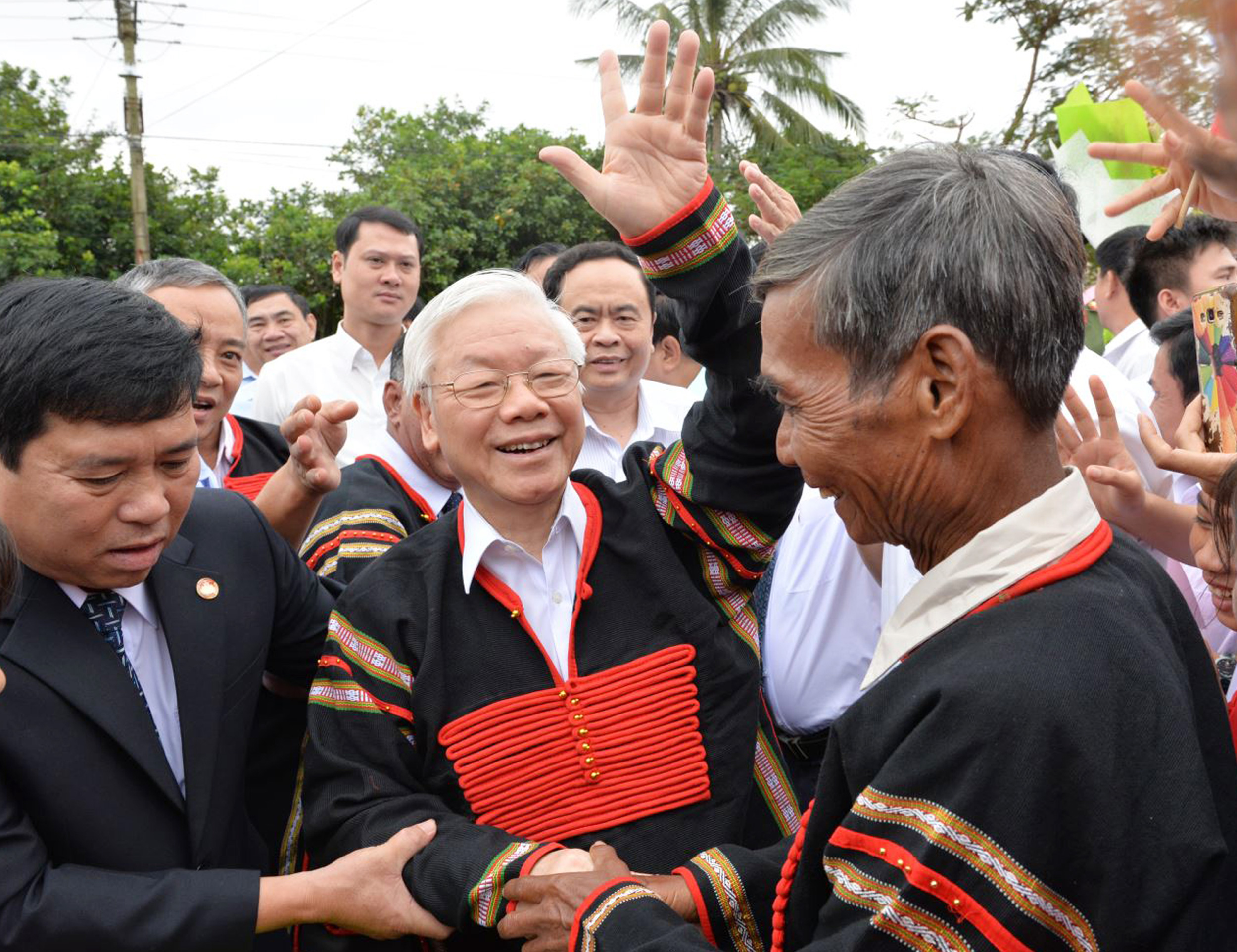 Phát huy dân chủ xã hội chủ nghĩa trong xây dựng đời sống văn hóa ở nước ta hiện nay