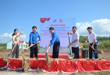 Khởi công công trình thanh niên cấp Trung ương "Sân thể thao cộng đồng" tại xã Khánh Đông