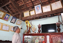 Tháng 5, về thôn Bác Hồ