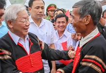 Sự phát triển tư duy lý luận của Đảng ta về xây dựng Đảng về chính trị