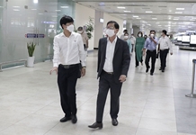 Chủ tịch UBND tỉnh Nguyễn Tấn Tuân kiểm tra công tác phòng chống dịch tại Cảng Hàng không quốc tế Cam Ranh