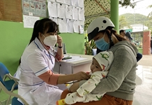 Đồng loạt tiêm và tiêm bù vắc xin cho trẻ