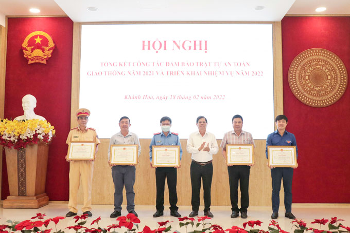 Triển khai nhiệm vụ đảm bảo trật tự an toàn giao thông năm 2022