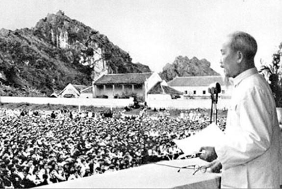 Vai trò to lớn của Chủ tịch Hồ Chí Minh trong thắng lợi Cách mạng Tháng Tám năm 1945