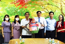 Trưởng ban Tuyên giáo Tỉnh ủy Lê Hữu Thọ thăm các đơn vị nhân ngày Nhà giáo Việt Nam
