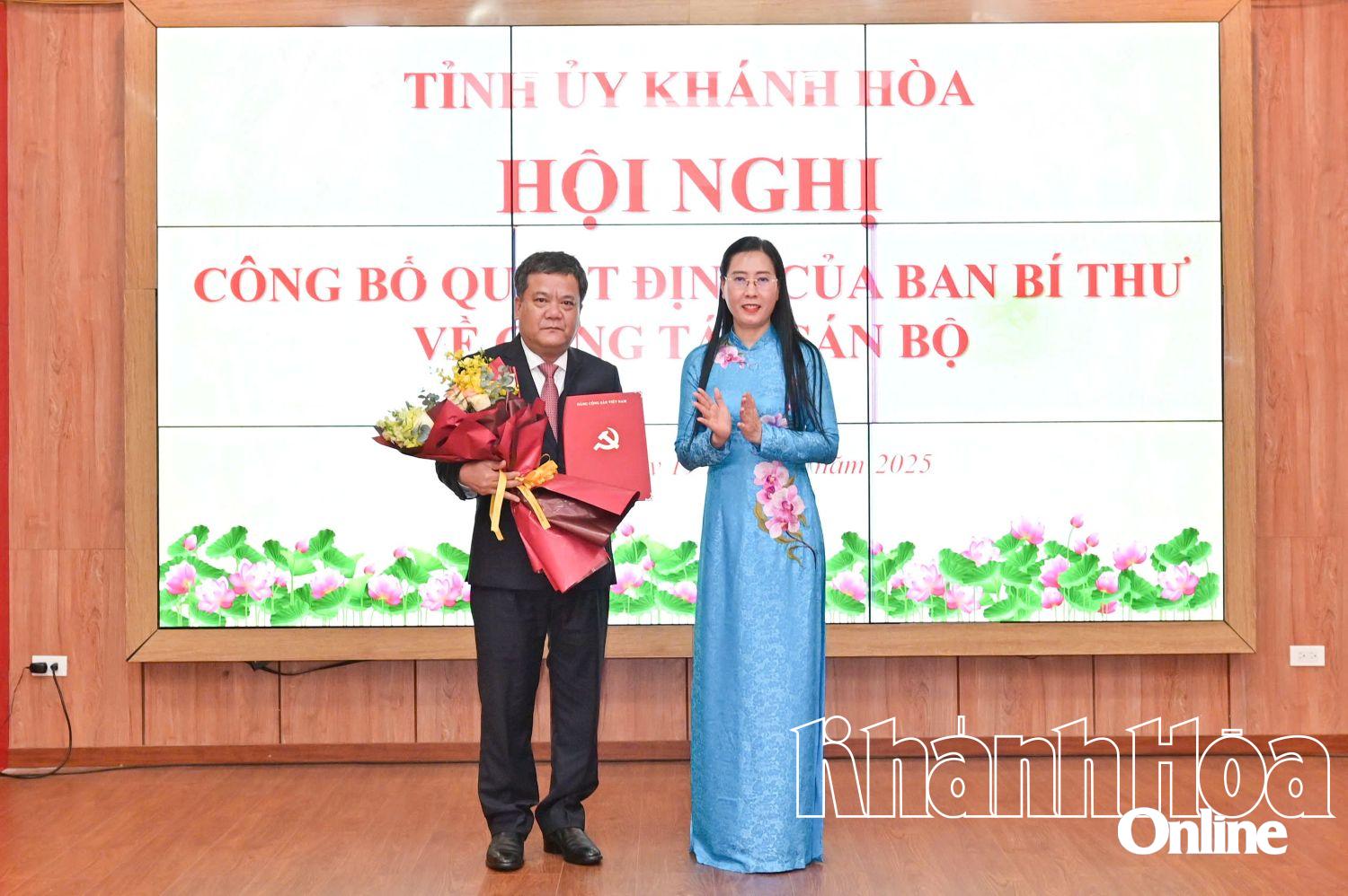 Ban Bí thư điều động, chỉ định đồng chí Trần Phong giữ chức Phó Bí thư Tỉnh ủy Khánh Hòa