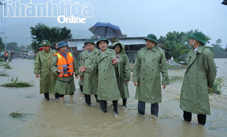 Bí thư Tỉnh ủy Nghiêm Xuân Thành kiểm tra, chỉ đạo khắc phục hậu quả mưa lũ