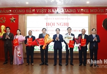 Công bố các quyết định, nghị quyết về sắp xếp tổ chức bộ máy và công tác cán bộ