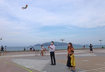 Vui thả diều nhưng phải bảo đảm an toàn