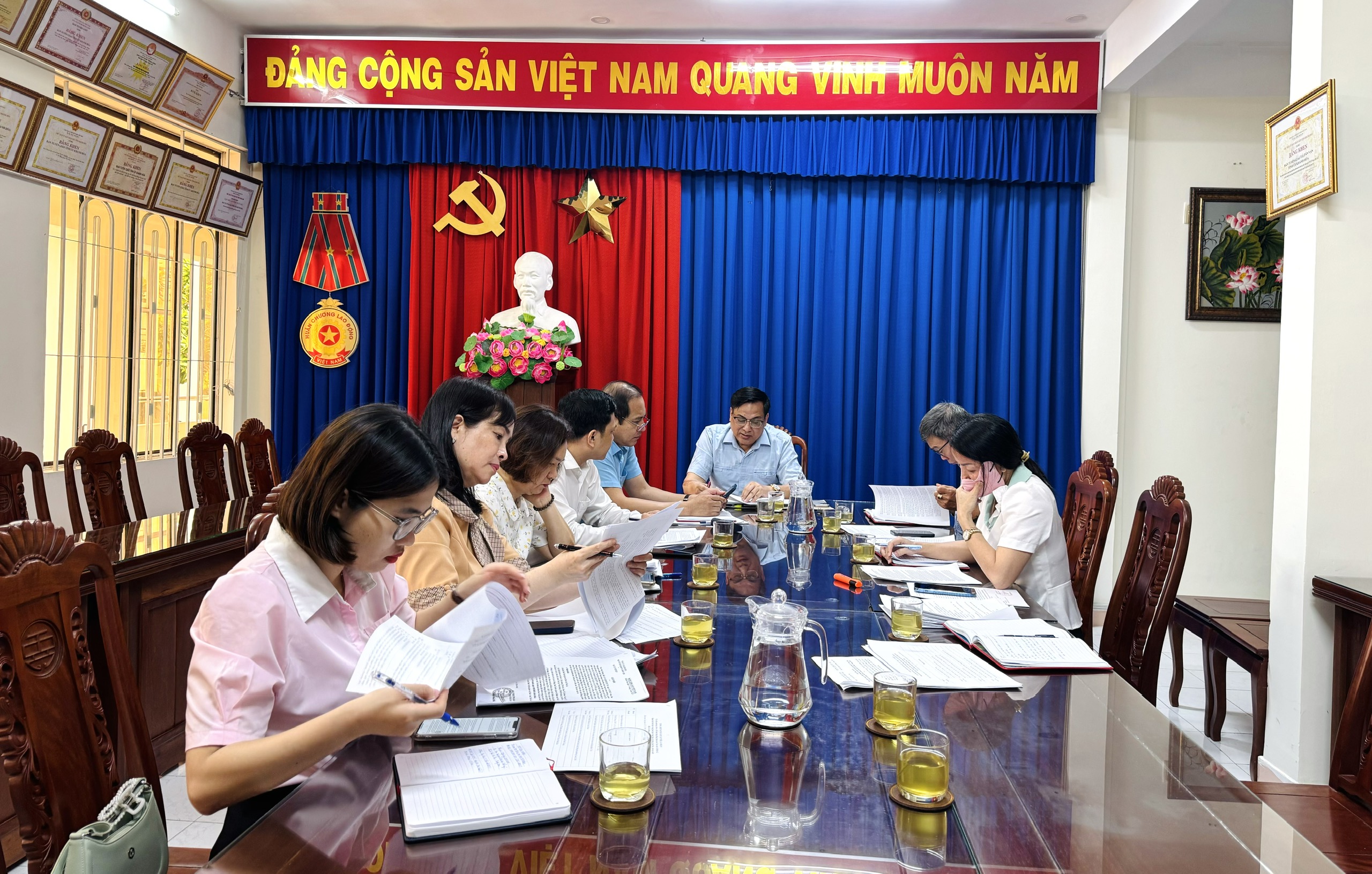 Đề nghị Chủ tịch UBND tỉnh khen thưởng 41 tập thể, cá nhân điển hình qua 10 năm thực hiện Chỉ thị số 05-CT/TW