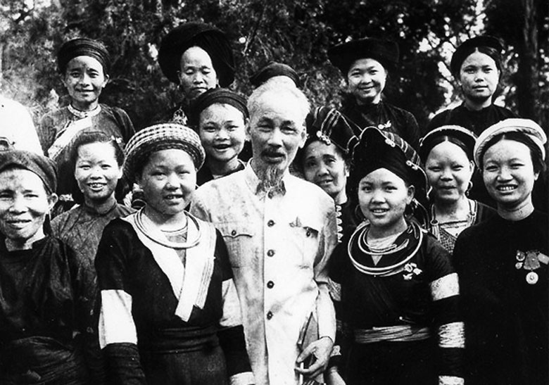 Tư tưởng Hồ Chí Minh về quyền phụ nữ và sự tham gia của phụ nữ trong quản trị quốc gia ở Việt Nam hiện nay