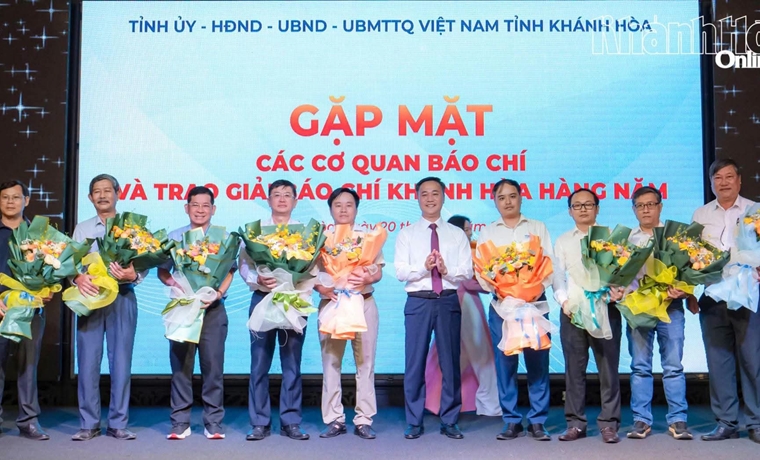 Gặp mặt các cơ quan báo chí và trao Giải Báo chí Khánh Hòa năm 2026