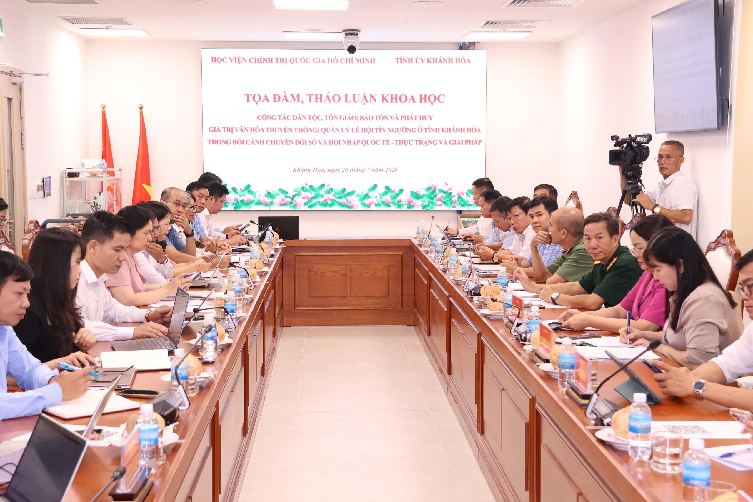 Tọa đàm, thảo luận khoa học về công tác dân tộc, tôn giáo 