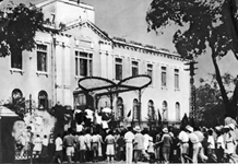 Không có "khoảng trống quyền lực" và ăn may