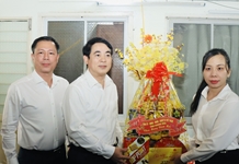 Bí thư Tỉnh ủy Nghiêm Xuân Thành thăm, chúc Tết gia đình các cán bộ đang công tác tại Trường Sa và các gia đình có công với cách mạng