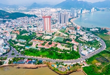 Thực hiện chiến lược tổng thể phát triển khu vực dịch vụ