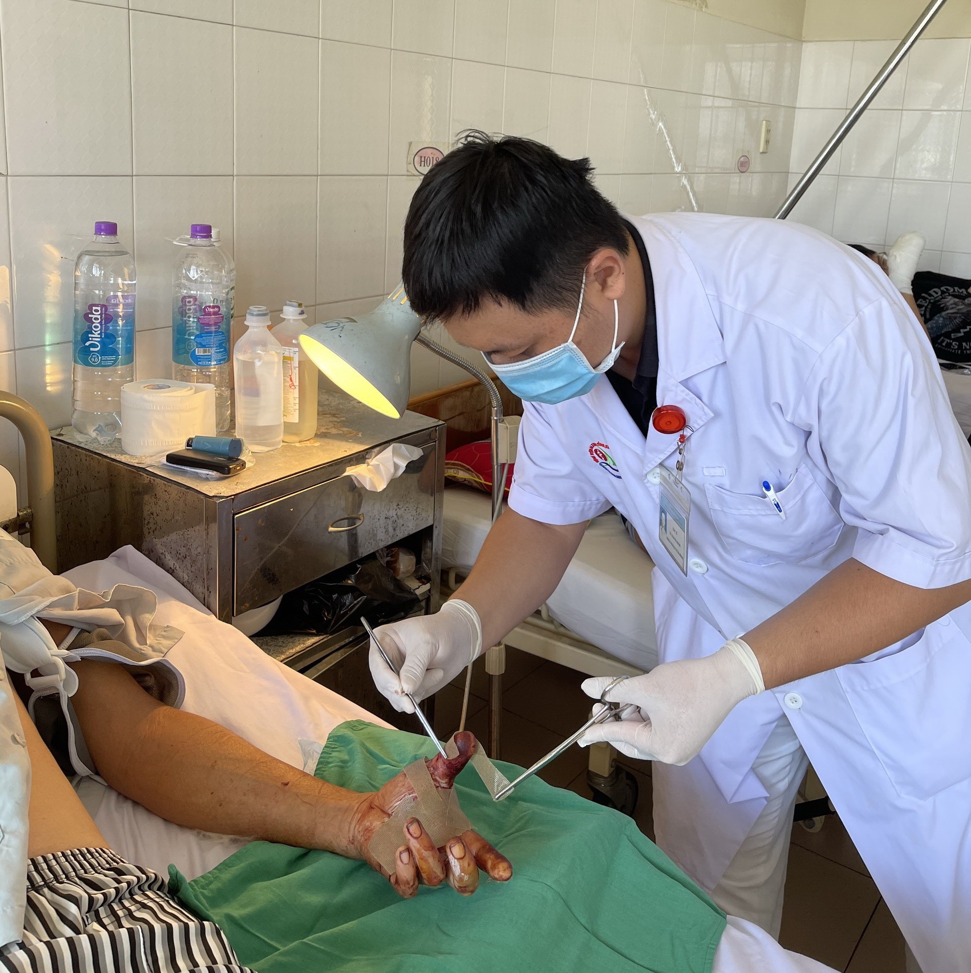 Bệnh viện Đa khoa tỉnh: Nối thành công 3 ngón tay bị đứt lìa