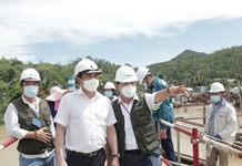 Ông Nguyễn Khắc Toàn kiểm tra các dự án trọng điểm trên địa bàn TP. Nha Trang