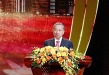 Đấu tranh phản bác các quan điểm sai trái phải gắn chặt với đem lại ấm no, hạnh phúc cho người dân