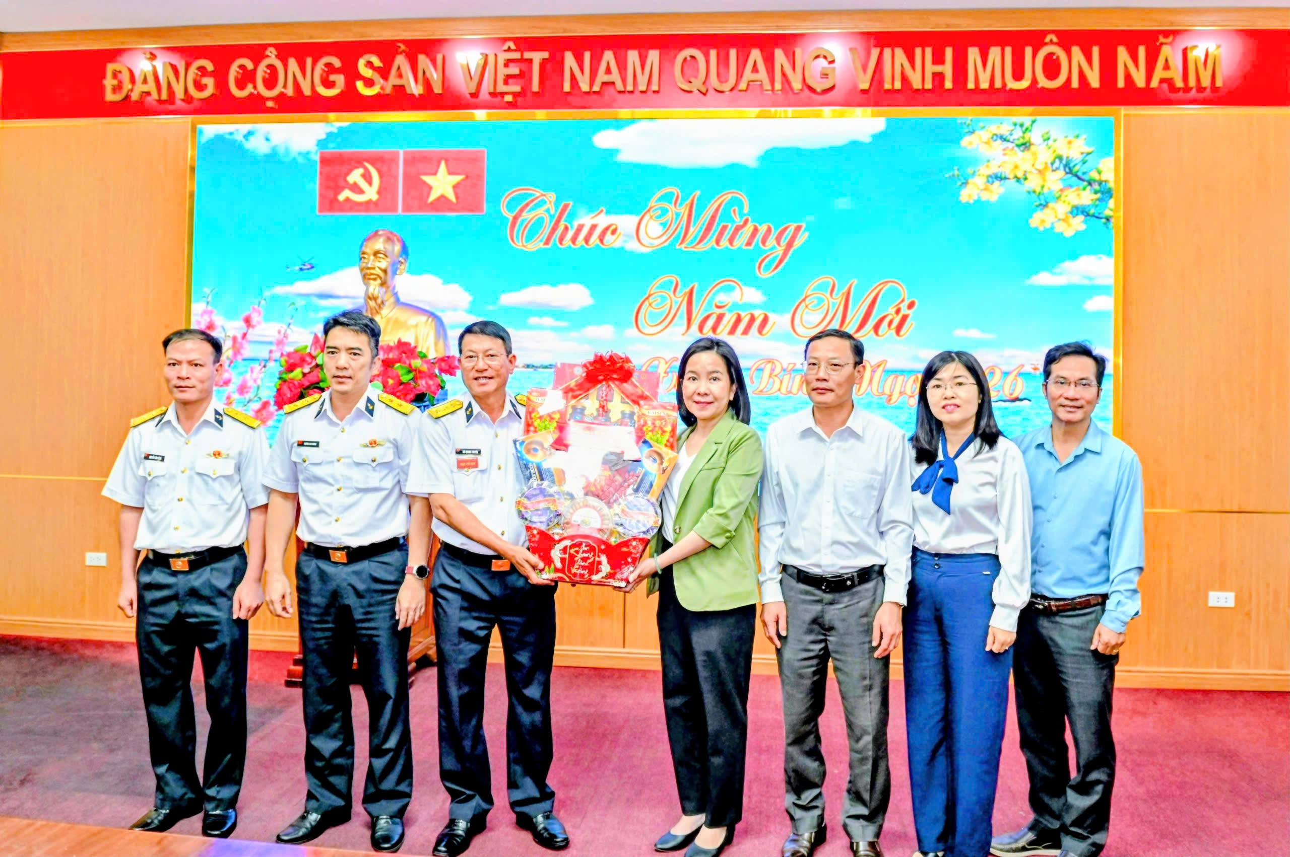 Lãnh đạo Ban Tuyên giáo và Dân vận Tỉnh ủy thăm, chúc Tết các đơn vị Quân đội nhân dịp Tết Nguyên đán Bính Ngọ 2026