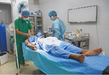 Trung tâm y tế thị trấn Trường Sa cấp cứu ngư dân viêm ruột thừa
