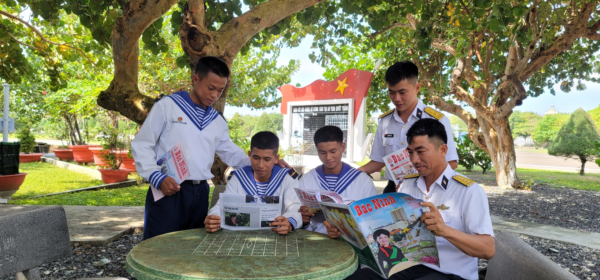 Đọc sách ở Trường Sa