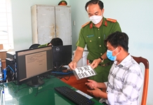 Ngày đầu thực hiện việc đăng ký quản lý mô tô, xe máy tại công an cấp xã