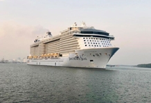 Siêu du thuyền Spectrum of the Seas đưa 4.000 du khách đến Nha Trang