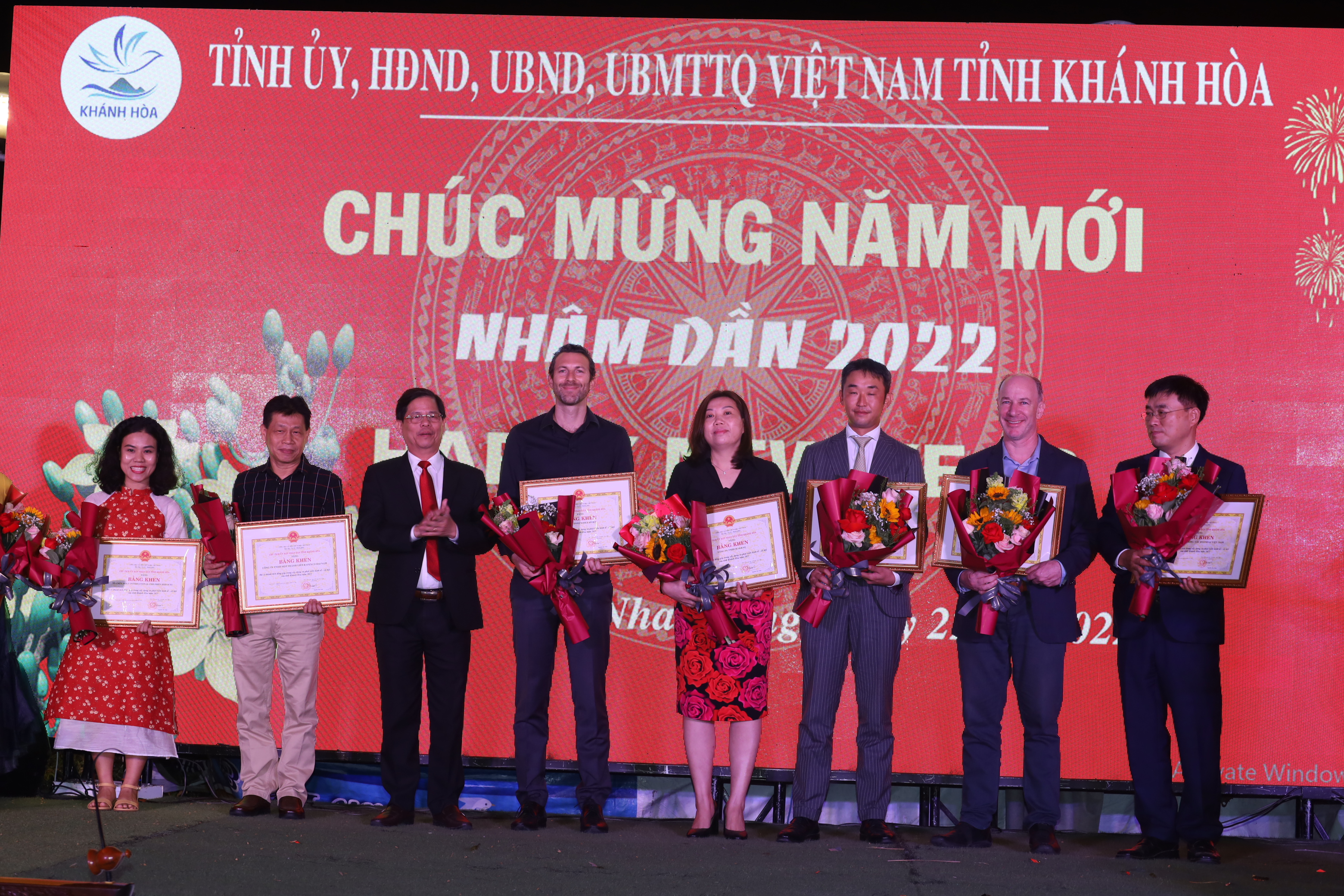 Lãnh đạo tỉnh Khánh Hòa gặp mặt, chúc Tết khách quốc tế và kiều bào