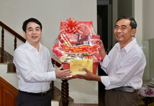 Bí thư Tỉnh ủy Nghiêm Xuân Thành thăm, chúc Tết gia đình các vị nguyên Bí thư Tỉnh ủy đã từ trần