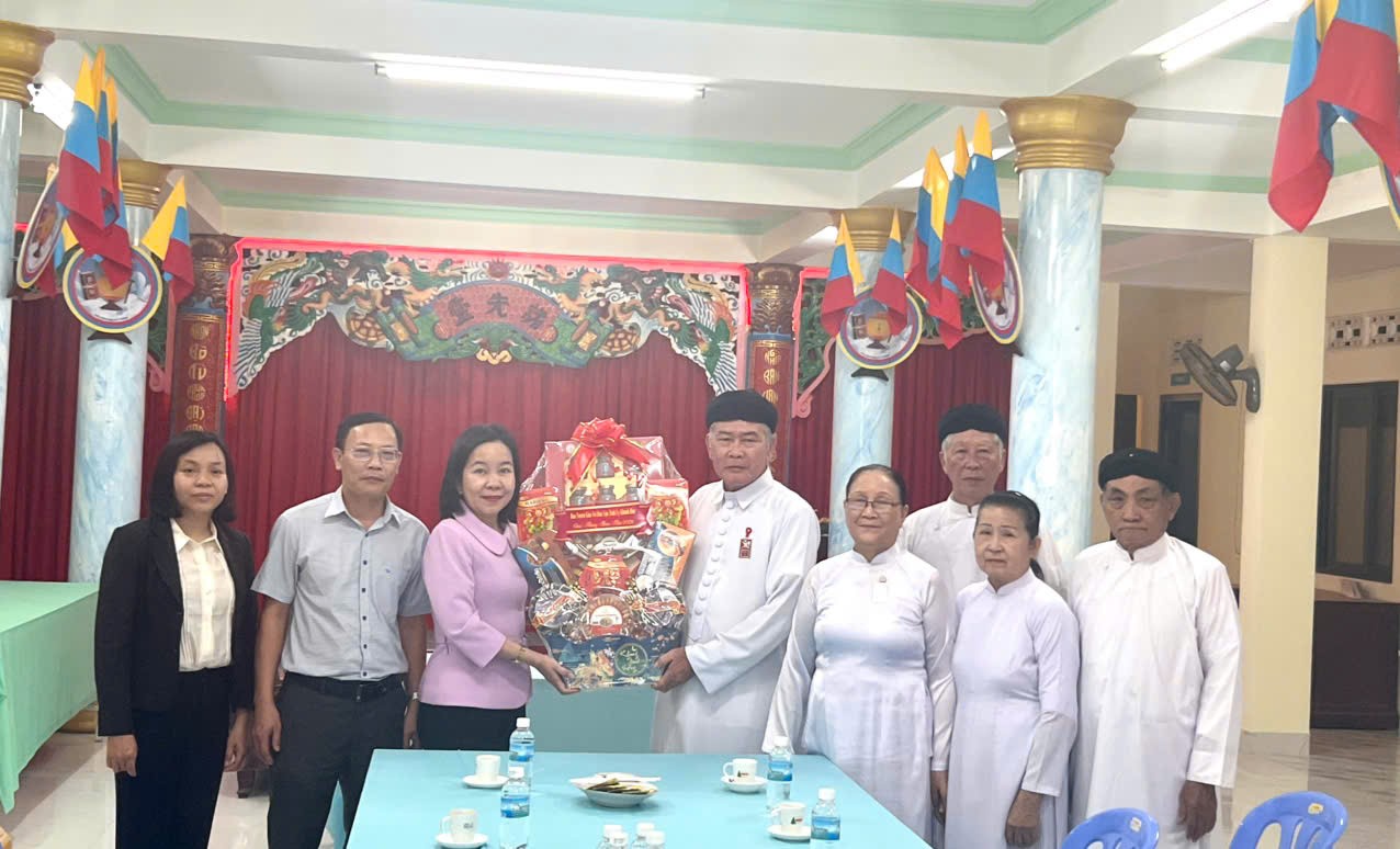 Lãnh đạo Ban Tuyên giáo và Dân vận Tỉnh ủy thăm, chúc mừng  các cơ sở, chức sắc tôn giáo và người có uy tín trong đồng bào  dân tộc thiểu số trên địa bàn tỉnh nhân dịp Tết Nguyên đán  Bính Ngọ năm 2026