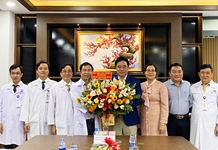 Phó Bí thư Thường trực Tỉnh ủy Nguyễn Khắc Toàn thăm các cơ sở y tế