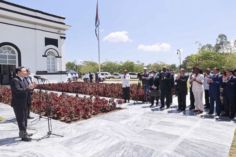 Cảm xúc lắng đọng trên miền đất thiêng Santiago de Cuba