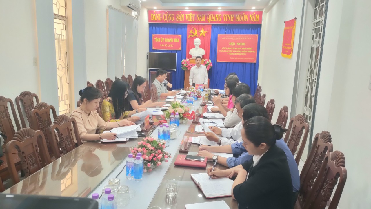Sơ kết công tác thi đua Khối các cơ quan tham mưu Tỉnh ủy 