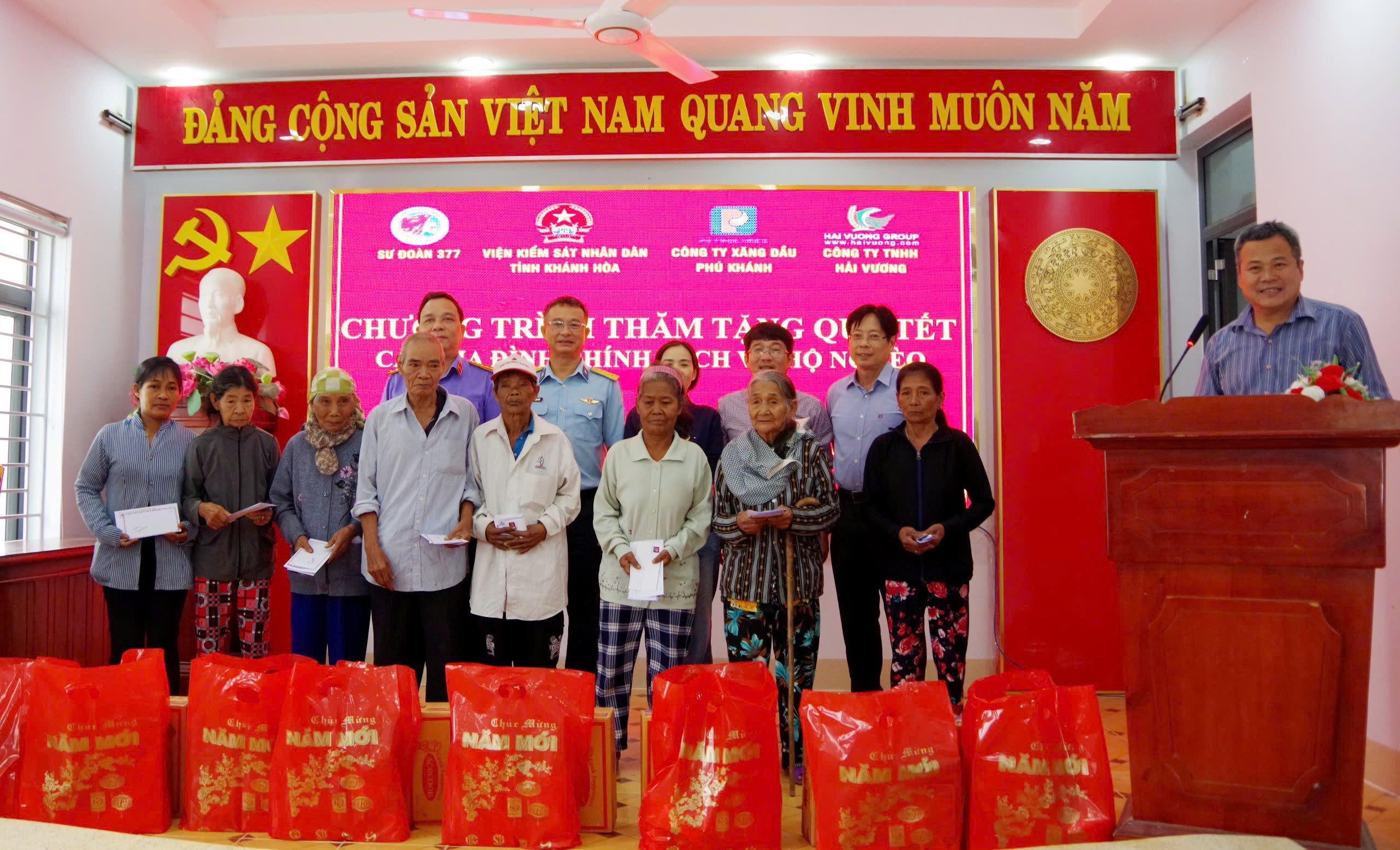 Sư đoàn 377 chung tay hỗ trợ đồng bào đón Tết