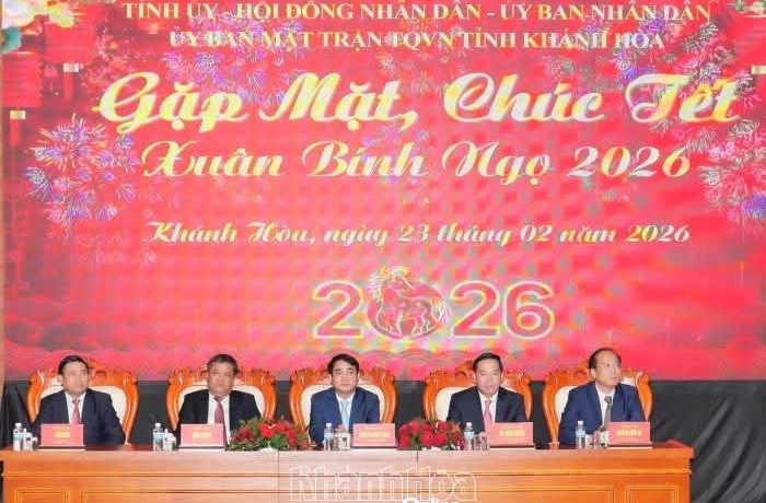 Thường trực Tỉnh ủy Khánh Hòa gặp mặt đầu xuân và phát động phong trào thi đua lao động, sản xuất năm 2026