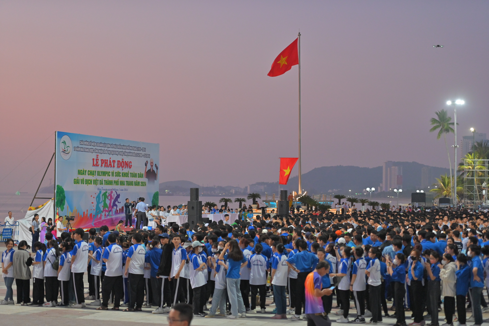 Hơn 6.000 người tham gia Ngày chạy Olympic vì sức khỏe toàn dân TP. Nha Trang.