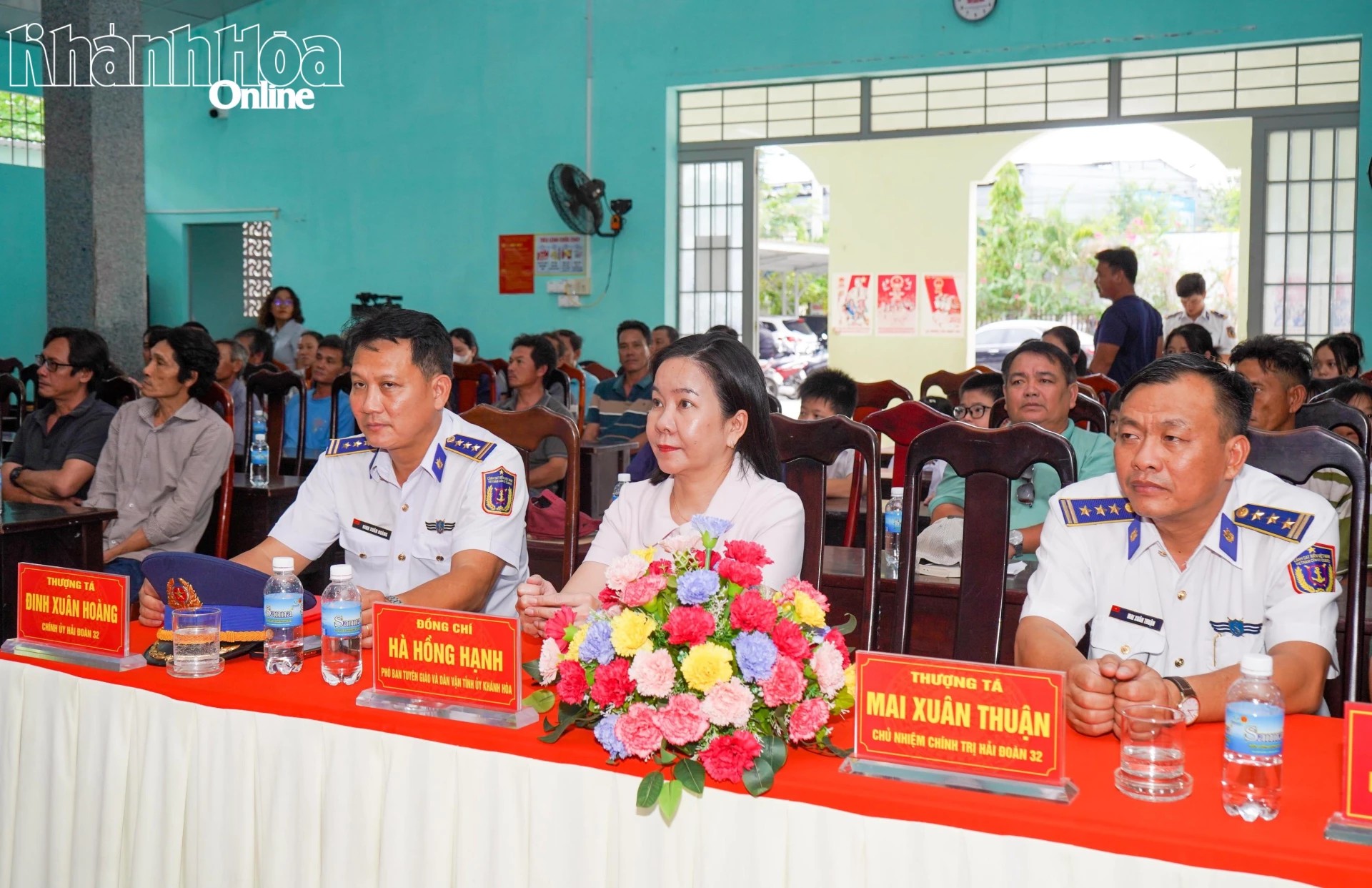 Cảnh sát biển đồng hành với ngư dân phường Bắc Nha Trang