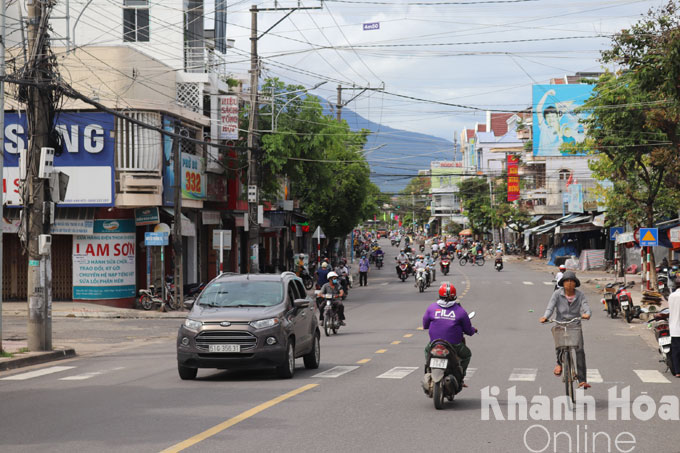 Nhịp sống Ninh Hòa ngày đầu được nới lỏng