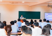 Giải pháp xây dựng đội ngũ giảng viên chất lượng cao ở các trường đại học trong bối cảnh mới