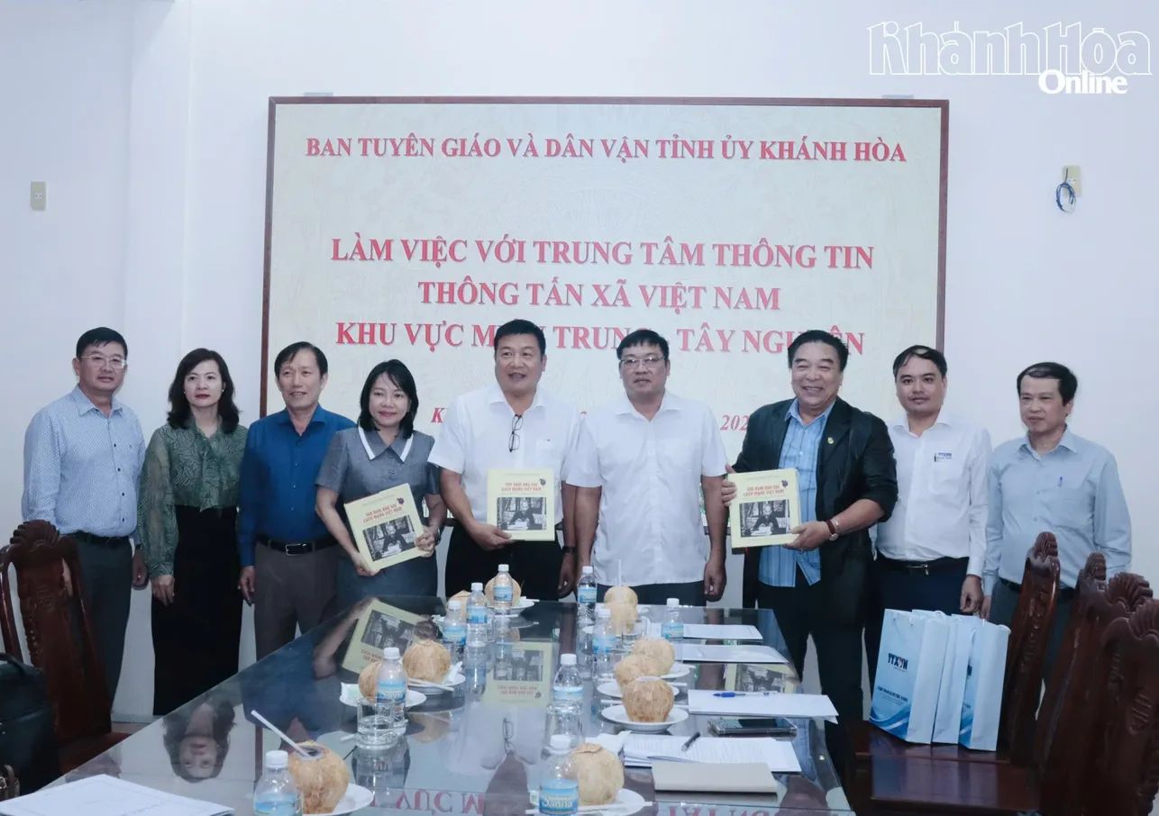 Ban Tuyên giáo và Dân vận Tỉnh ủy Khánh Hòa làm việc với Thông tấn xã Việt Nam về kế hoạch tuyên truyền năm 2026