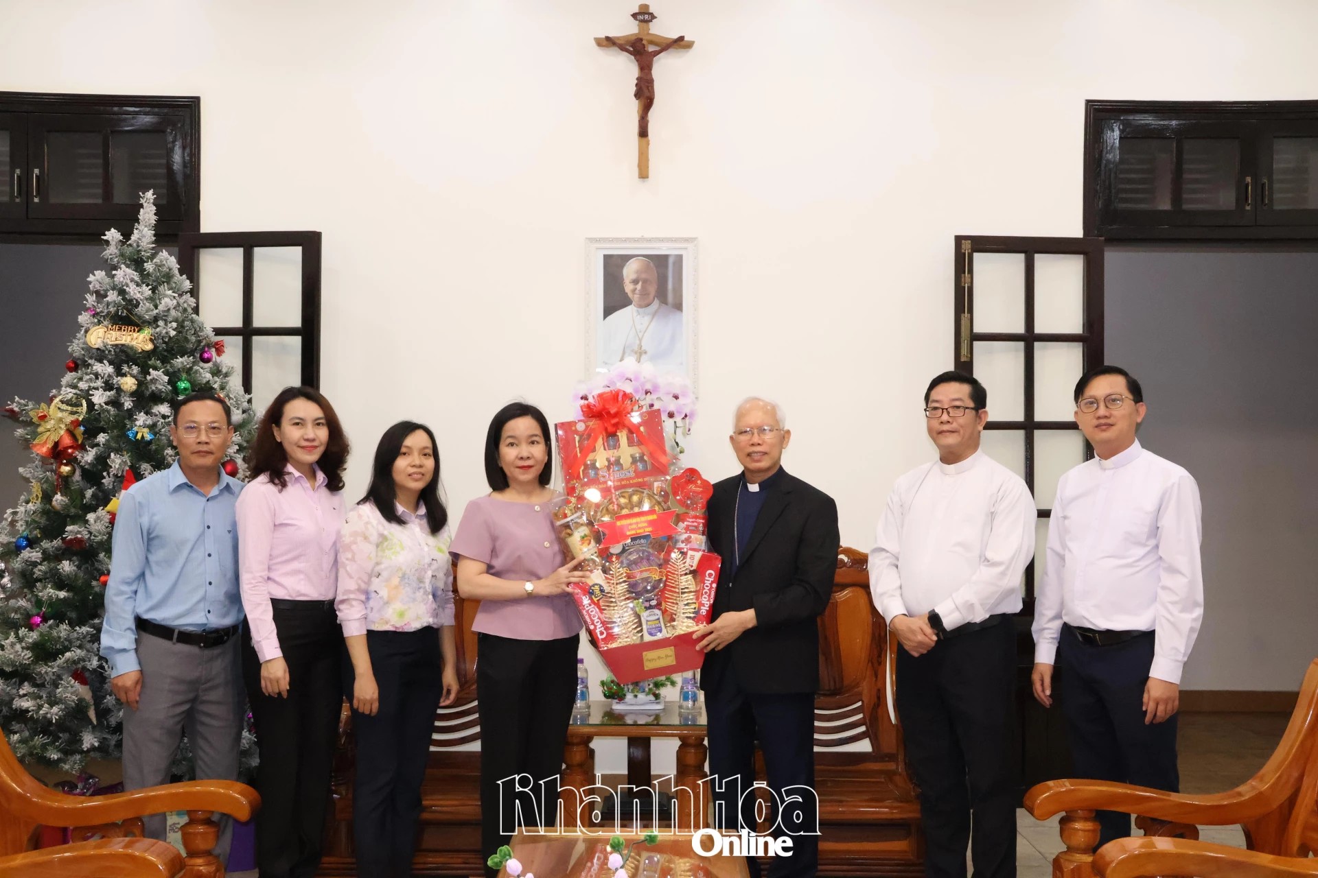 Lãnh đạo Ban Tuyên giáo và Dân vận Tỉnh ủy Khánh Hòa thăm, chúc mừng các cơ sở Công giáo và Tin lành nhân dịp Lễ Giáng sinh năm 2025