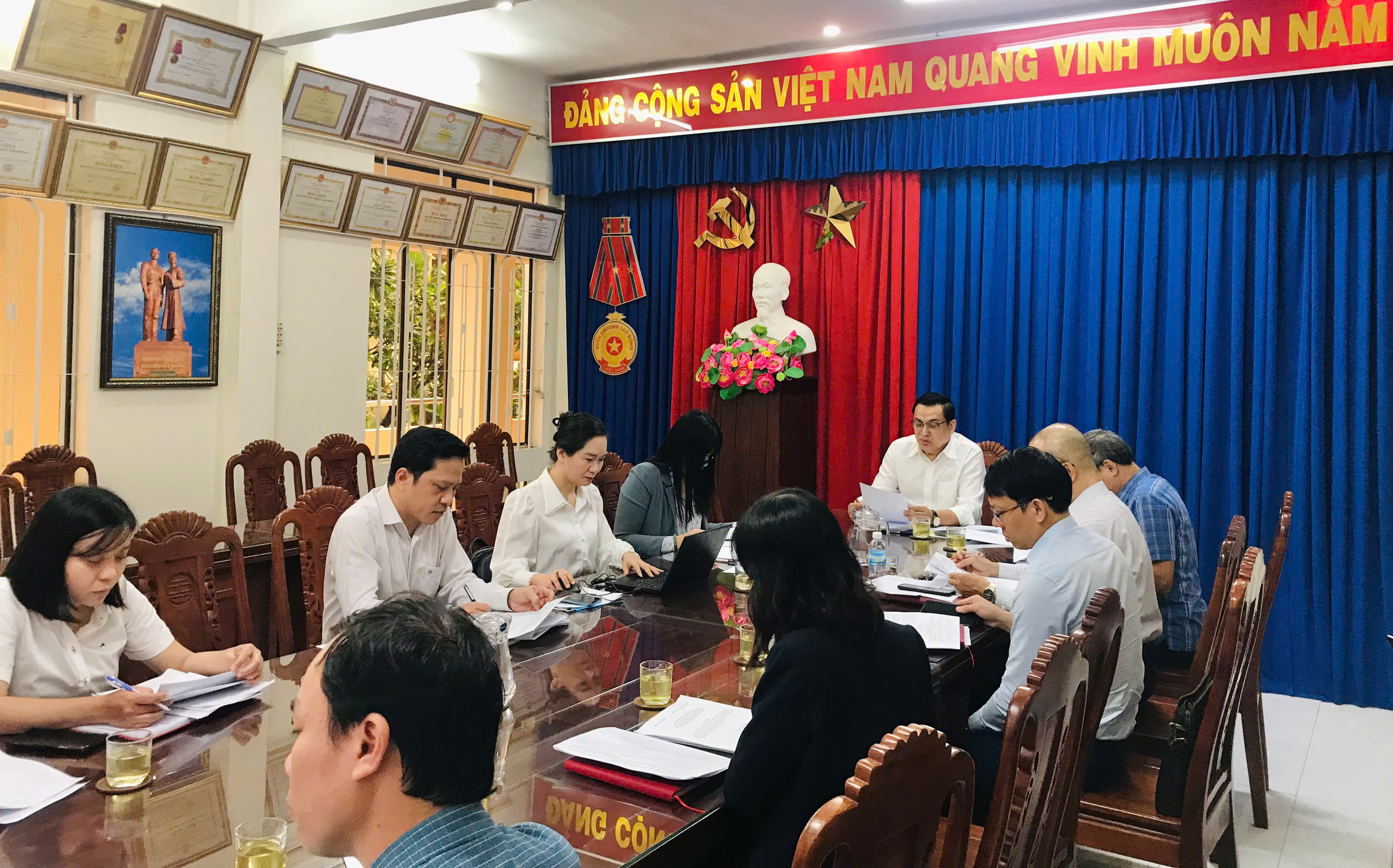 Nhóm Tổng hợp họp rà soát, hoàn thiện dự thảo Báo cáo chính trị