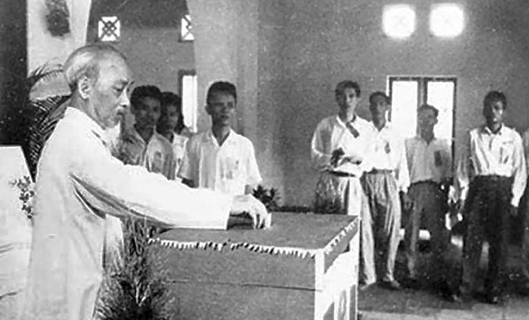 Bác Hồ với dân chủ và bài học về đạo đức cách mạng